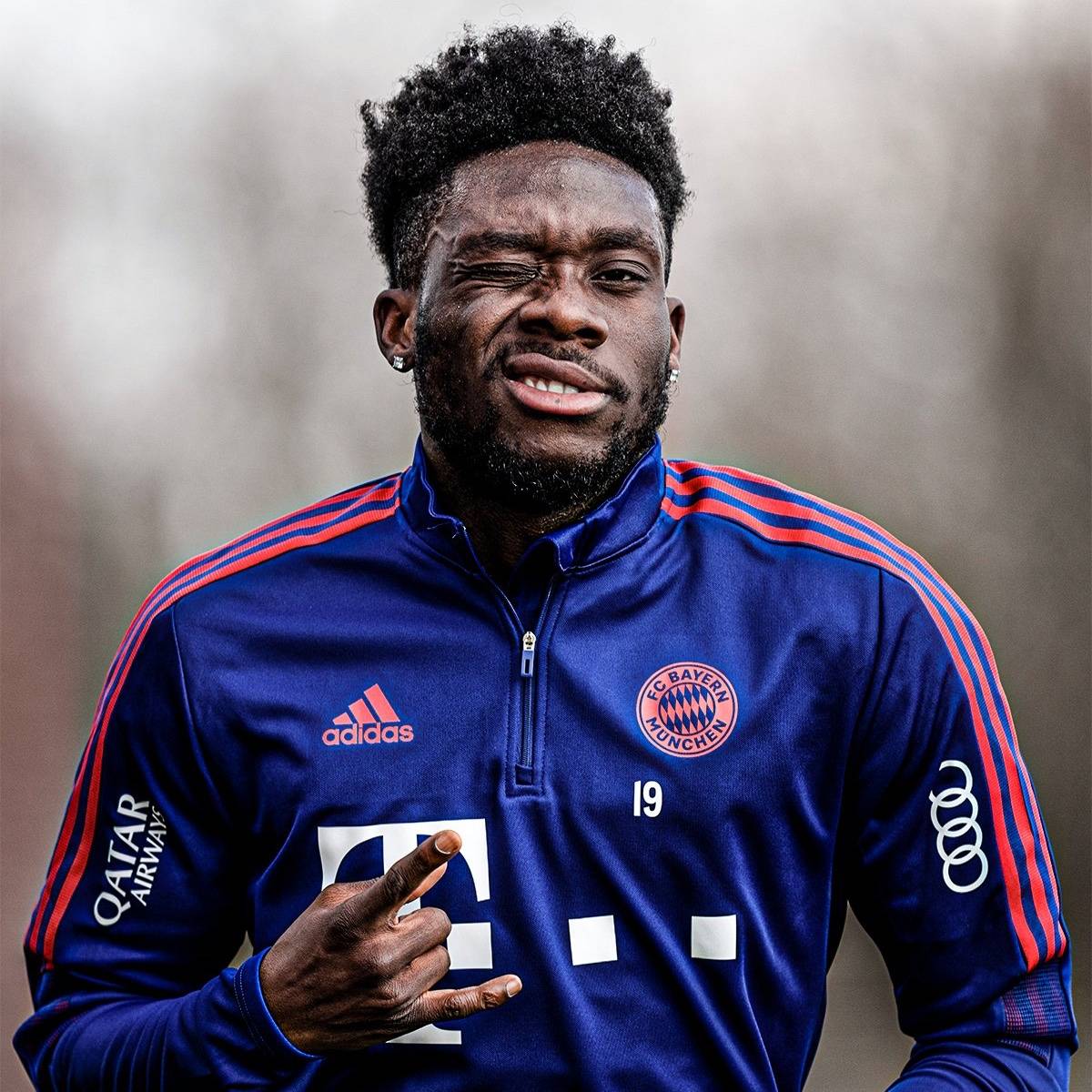 年薪2000万欧！德媒曝曼联将签拜仁边后卫，阿方索续约仅1年或离队